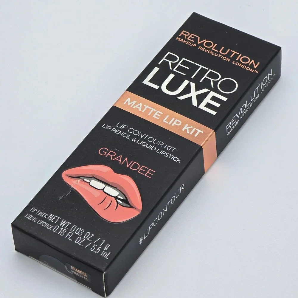 Makeup Revolution Retro Luxe Matte Lip Kit Grandee Lip Liner Liquid Lipstick